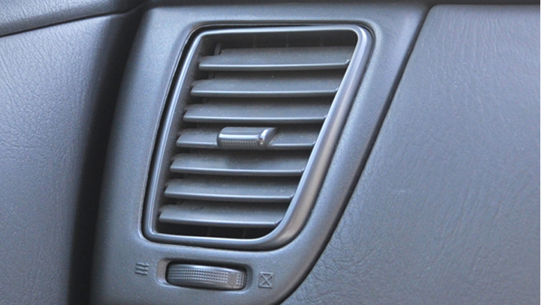 車のエアコンの臭いと消臭対策 オートリース レンタカー 車のことならサニクリーンオートライフ