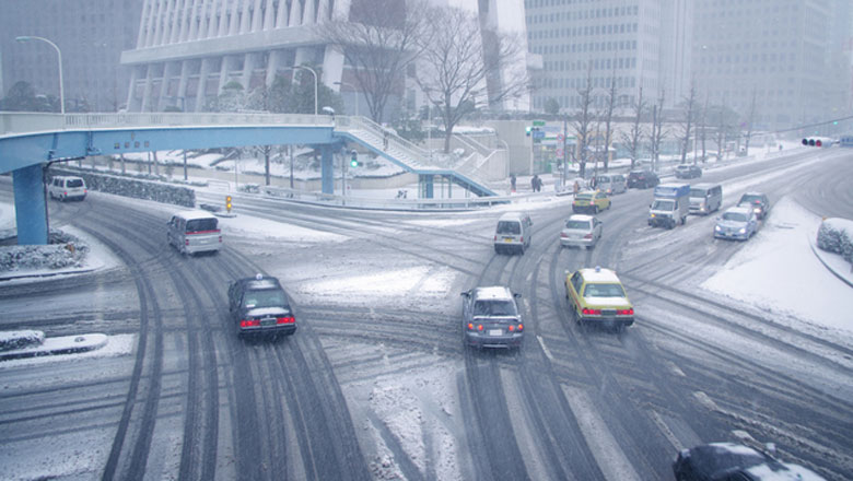 都会の雪道