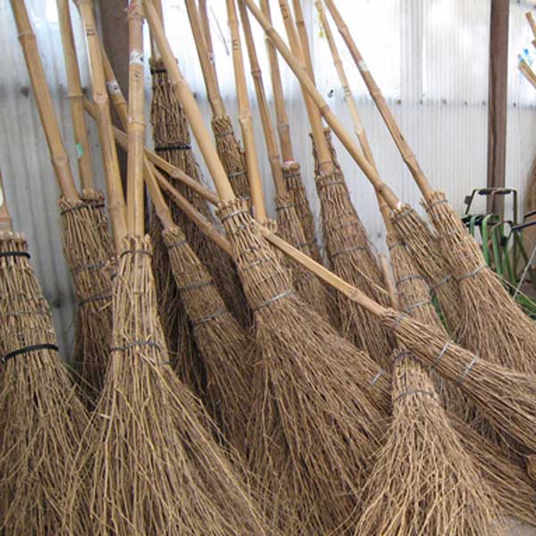 汚れとお掃除の百科事典 掃除用具 ホウキ サニクリーン