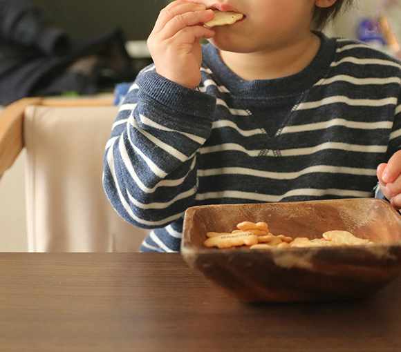 お菓子の食べこぼし