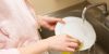 インフルエンザにかかった人が使った食器や洗濯物の洗い方は？