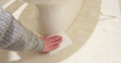 トイレの床や壁を除菌シートで簡単にお掃除しよう