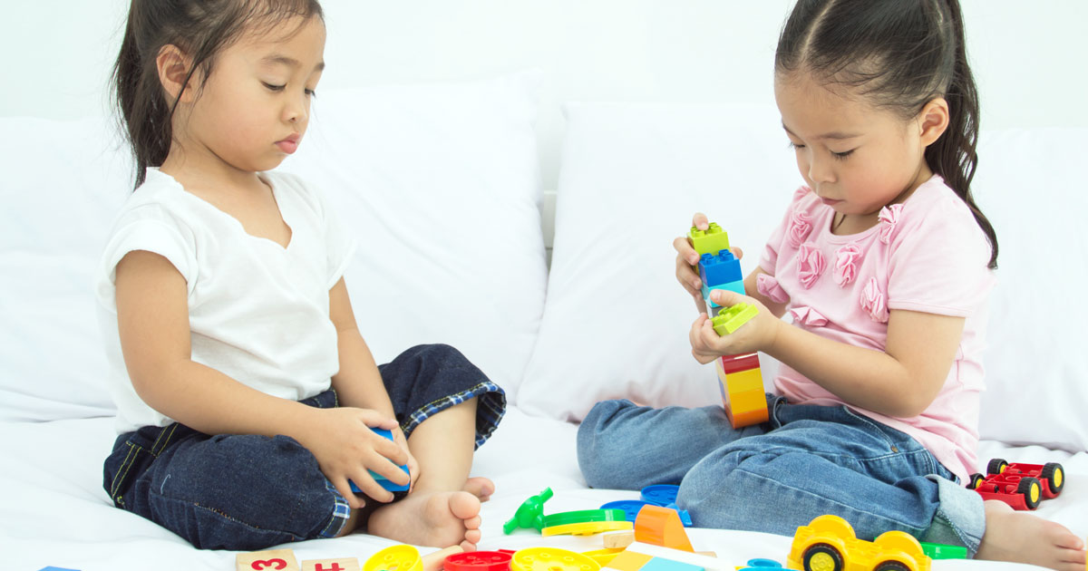 小さなお子さんもできる「おもちゃをサッと片付ける方法」