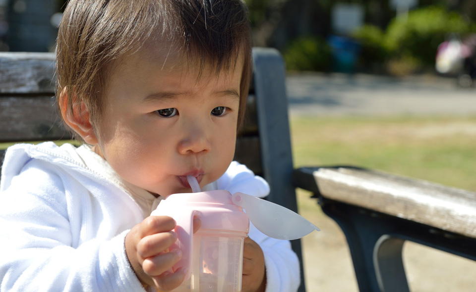 気になる赤ちゃんの水分補給 与えられるのはどんな飲み物 サニクリーンのウォーターサーバー 宅配水 ディスティオ